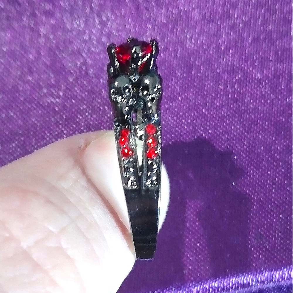 Black and Red Skull Ring size 7